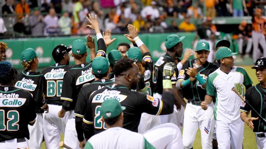 Con el madero de Sirí y Lake, las Estrellas abren la final con una paliza Con el madero de Sirí y Lake, las Estrellas abren la final con una paliza