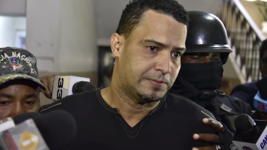 Un año de prisión preventiva a Buche por muerte de coronel en Baní