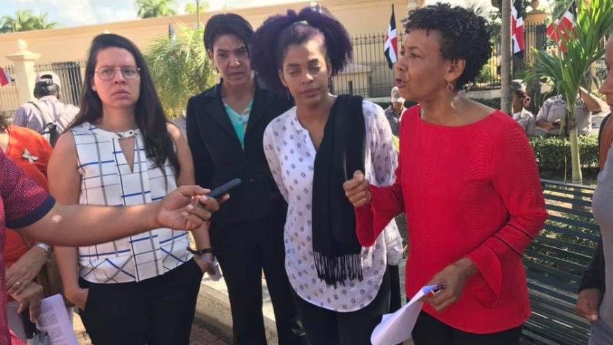 Feministas dicen son preocupantes las declaraciones de Camacho Feministas dicen son preocupantes las declaraciones de Camacho