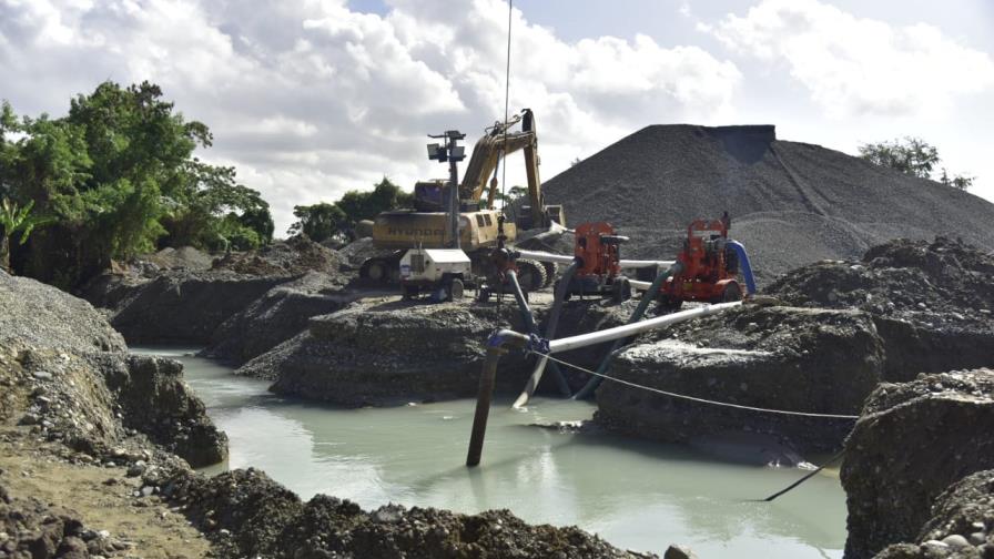 Asentamiento de materiales habría causado el colapso de tubería