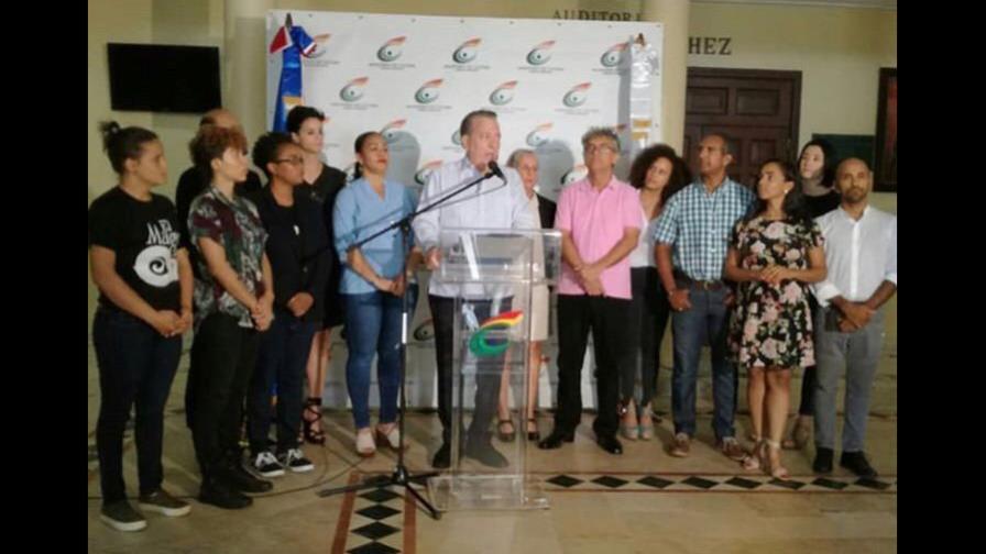 Bailarines acusan a Ministro de Cultura de incumplir acuerdo