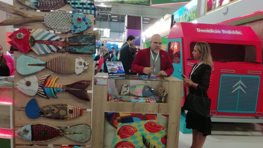 El cigarro, yunyún, larimar y la artesanía cobran vistosidad en feria turística de Berlín