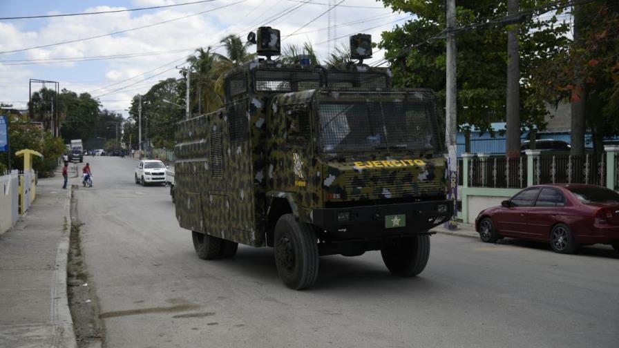 Pese a conflicto con haitianos, dominicanos continúan obras en punto fronterizo El Carrizal Pese a conflicto con haitianos, dominicanos continúan obras en punto fronterizo El Carrizal