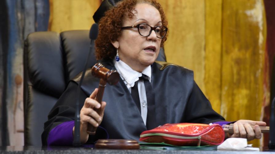 Tribunal ordena entregar documentación de intervención telefónica a Miriam Germán Tribunal ordena entregar documentación de intervención telefónica a Miriam Germán