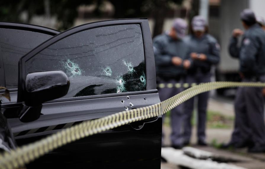 Policía mata a 11 asaltantes de bancos en Brasil