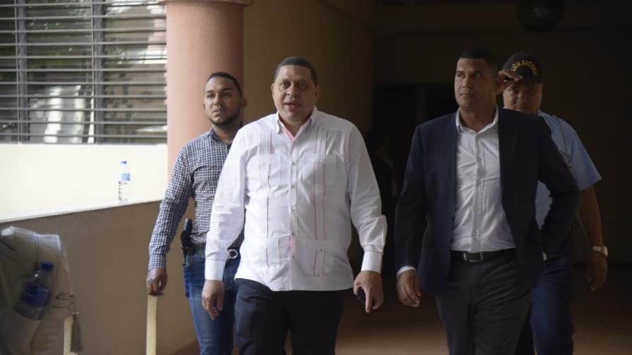 Depositan solicitud de medida de coerción contra Kanqui por seducción y violación de menores Depositan solicitud de medida de coerción contra Kanqui por seducción y violación de menores