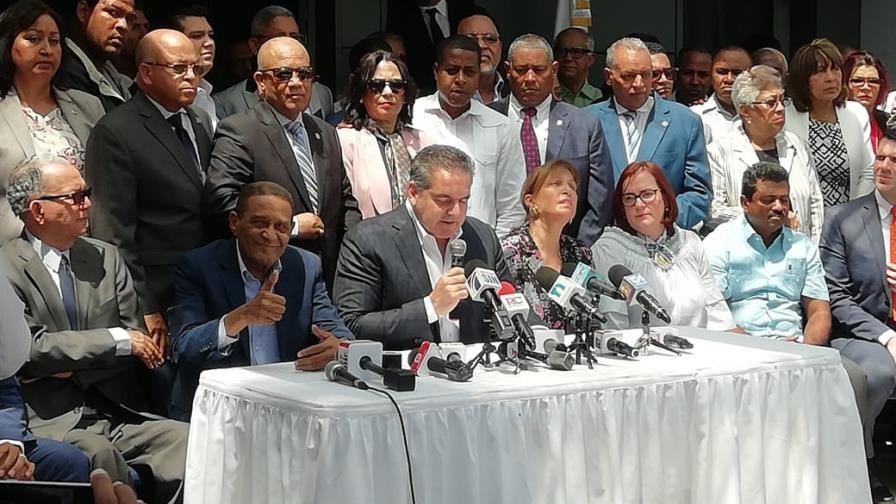 Pese a sentencia del TSE, autoridades PRD dicen Miguel Vargas sigue siendo su presidente