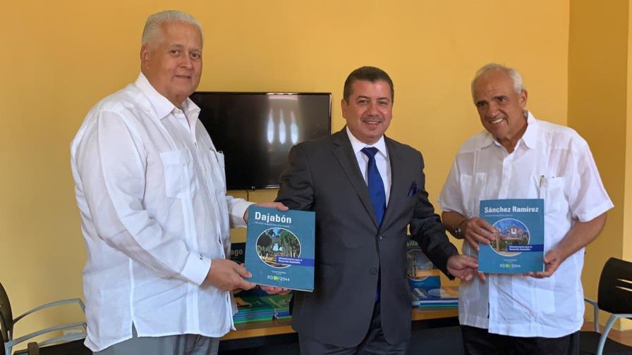 Leonel Fernández comparte su visión del futuro dominicano con expresidentes de Colombia y Panamá