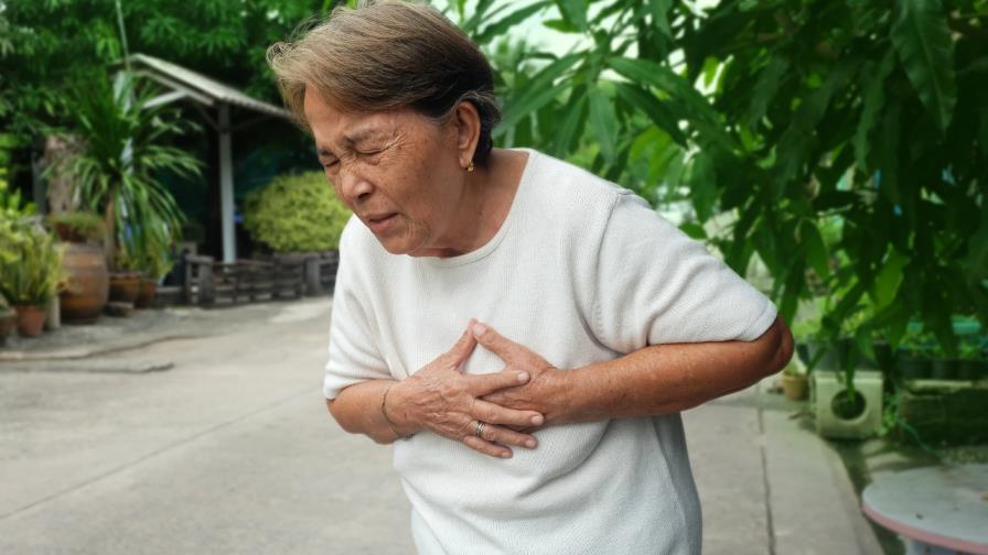 Cardiólogos exhortan a pacientes a no descuidarse y evitar excesos