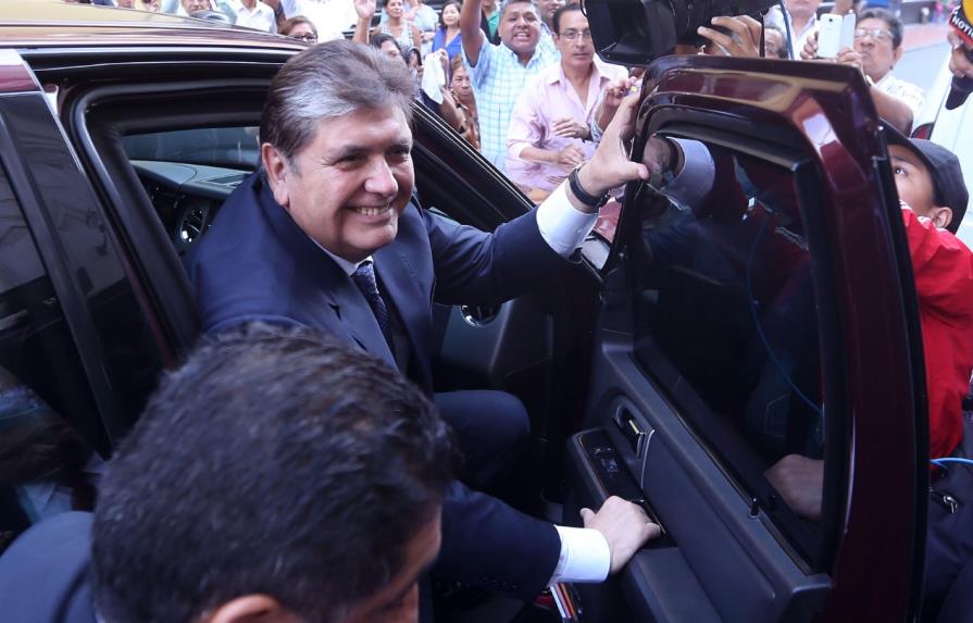 Se dispara a la cabeza expresidente Alan García cuando iba a ser detenido por caso Odebrecht
