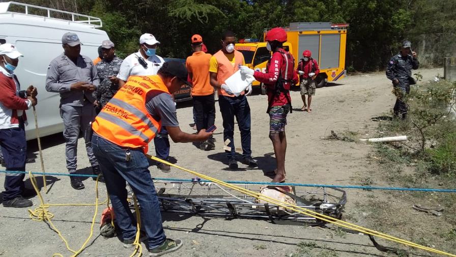 Encuentran restos humanos en canal de riego de Santiago