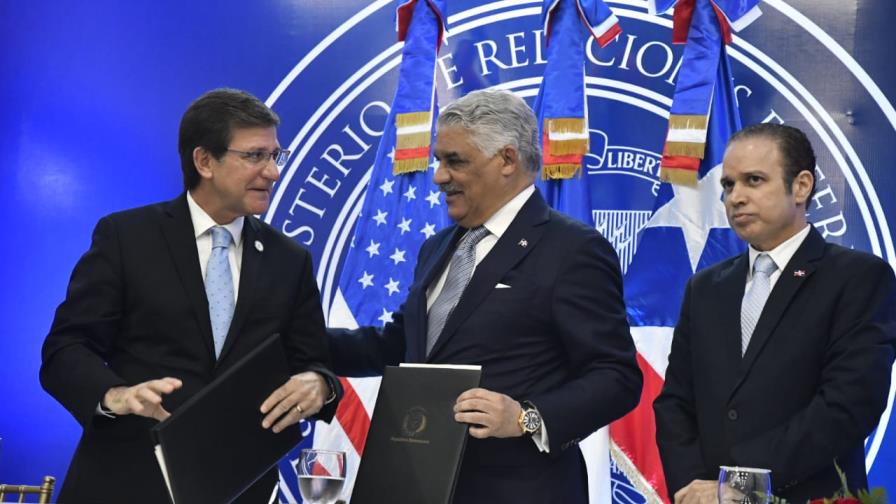 RD y PR firman memorandos de entendimiento para promover inversión y comercio RD y PR firman memorandos de entendimiento para promover inversión y comercio