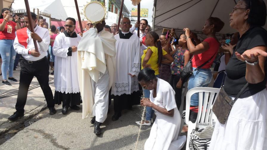 Miles de católicos asisten a la Fiesta de la Misericordia