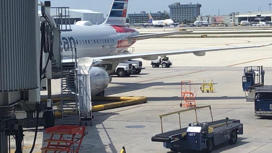 Devuelven vuelo de Miami a México por “un equipo que no debía estar en el avión” Devuelven vuelo de Miami a México por “un equipo que no debía estar en el avión”