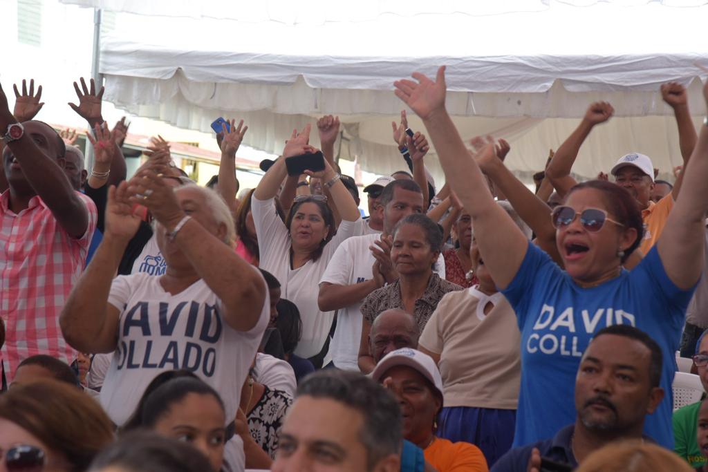 Comunitarios celebraron y agradecieron los trabajos de remodelación. 