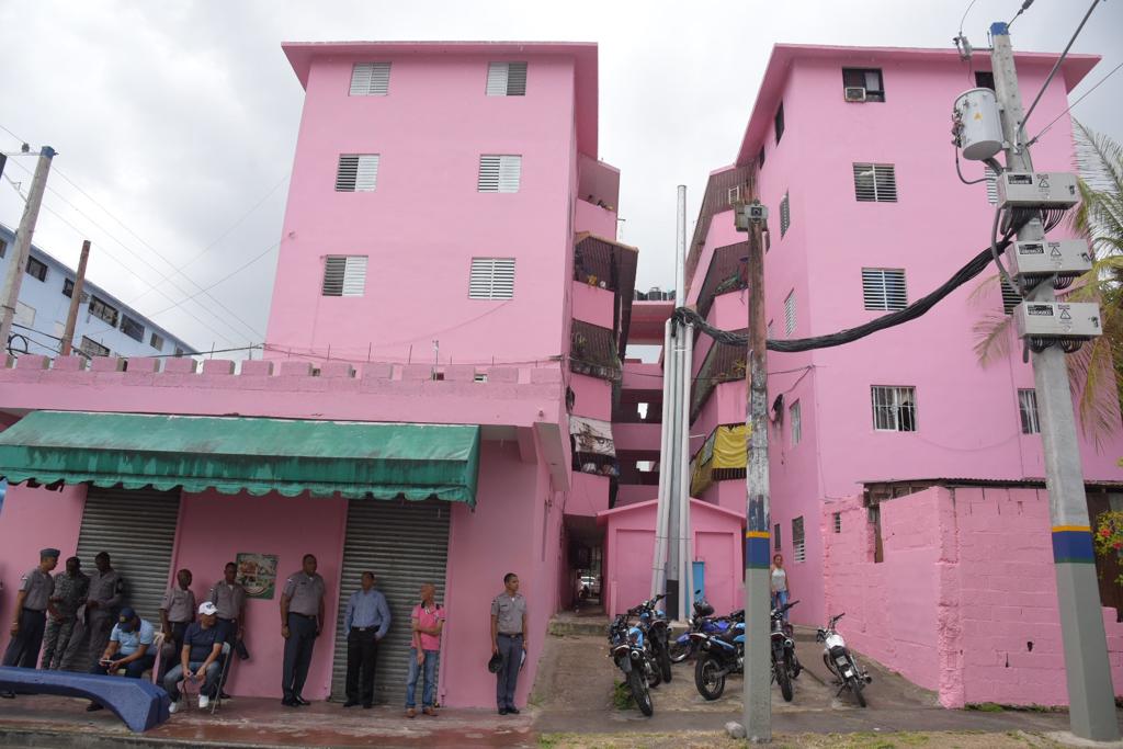 Vista de uno de los bloques de apartamentos remozados. 