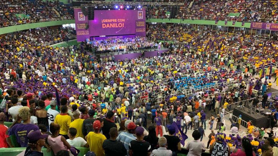 En acto de apoyo a reelección se exhibe documental de obras de gobierno 