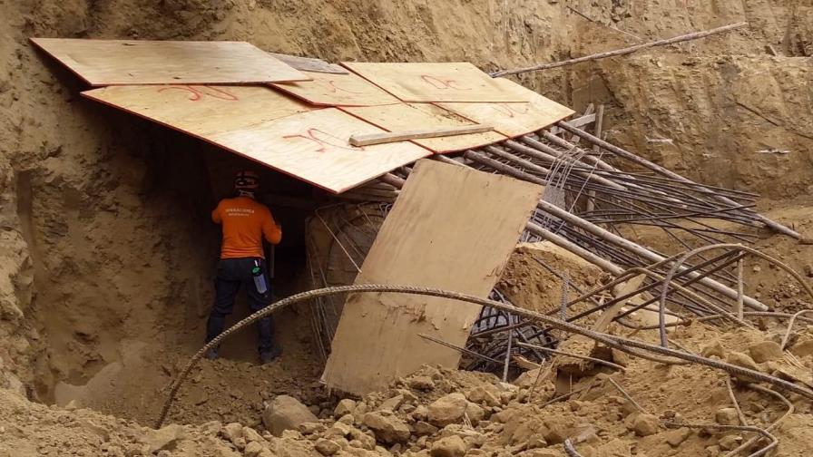 Continúan en Santiago búsqueda de obrero desaparecido en derrumbe Continúan en Santiago búsqueda de obrero desaparecido en derrumbe