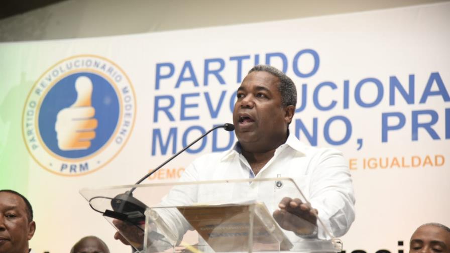 PRM juramenta a exsecretario general del PRD, Tony Peña Guaba, en acto multitudinario