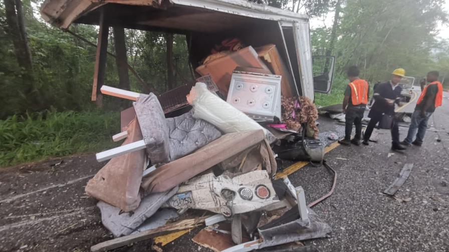 Accidente múltiple en Bonao deja al menos dos personas fallecidas Accidente múltiple en Bonao deja al menos dos personas fallecidas