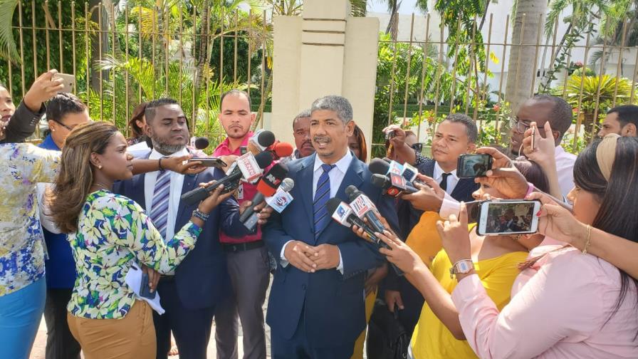 Precandidato a senador demandó al PRM por reserva de senaduría en Monte Plata