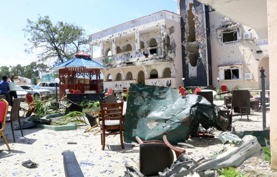 Atentado en Somalia deja 26 muertos, entre ellos un periodista 