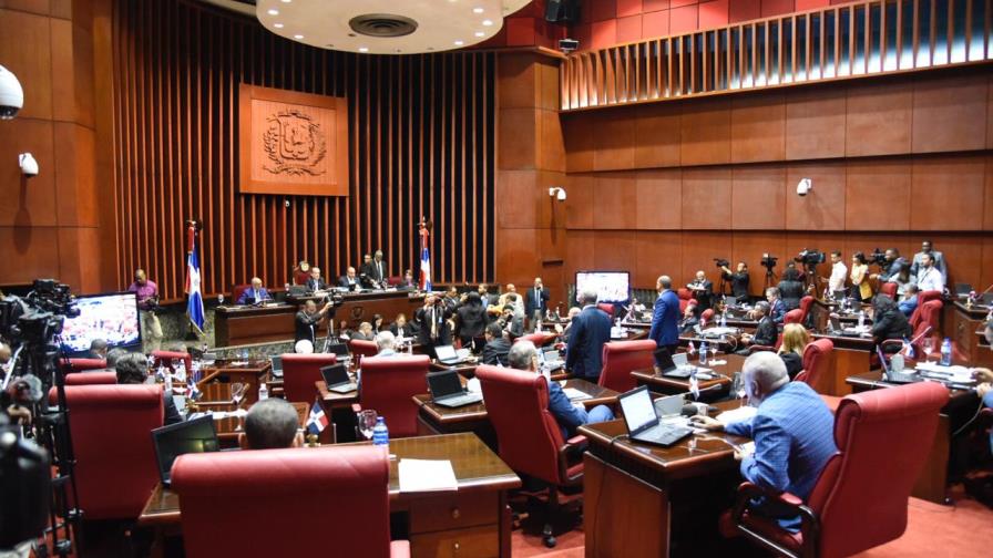 EN VIVO | Senadores sesionan en medio de rumores de una reforma constitucional 