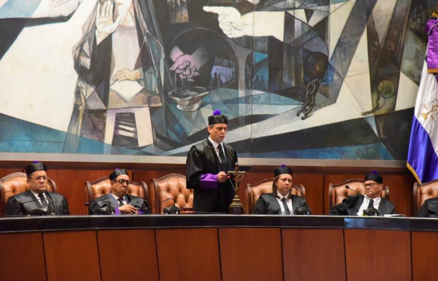 Presidente de la Suprema Corte de Justicia juramenta 262 nuevos abogados