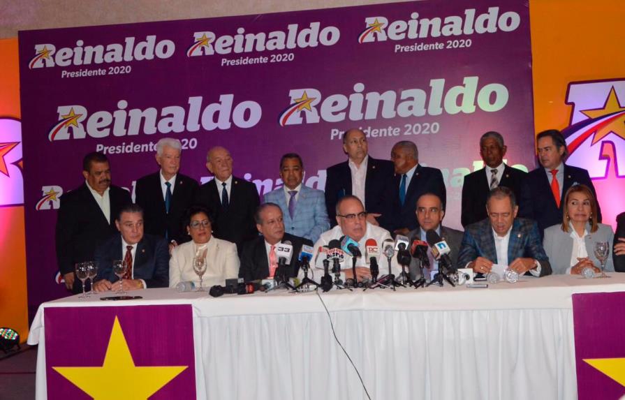Senadores danilistas respaldan precandidatura presidencial de Reinaldo Pared 