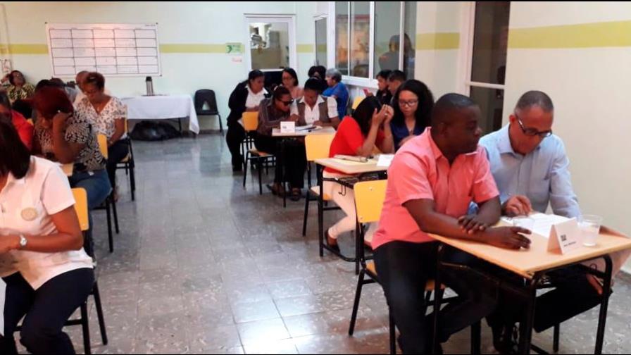 Docentes con discapacidad visual y auditiva ven positivo que se les incluya en el Ministerio de Educación