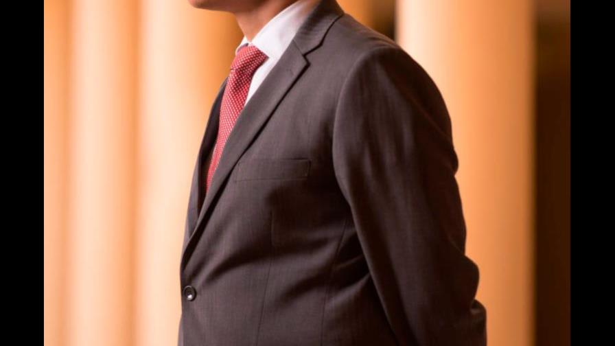 El primer tuit luego de su designación del ministro de Economía Planificación y Desarrollo