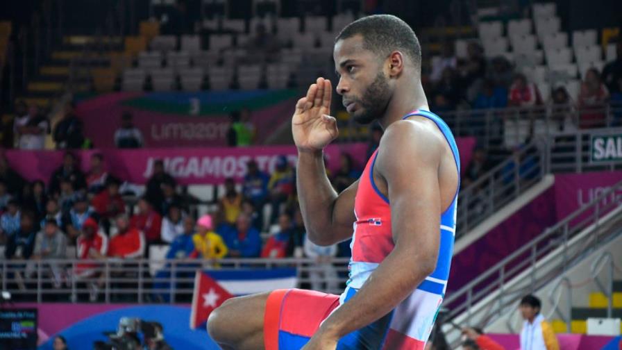 Luchadores Juan Ramírez y Albaro Rudensindo van por medalla de oro en Juegos Panamericanos