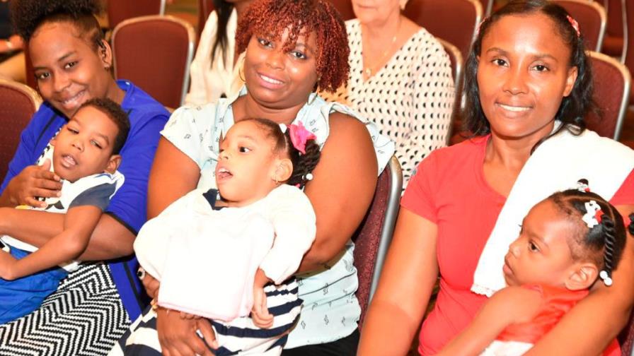 Ministerio de Salud Pública y la Usaid apoyan a 100 familias afectadas por el zika  