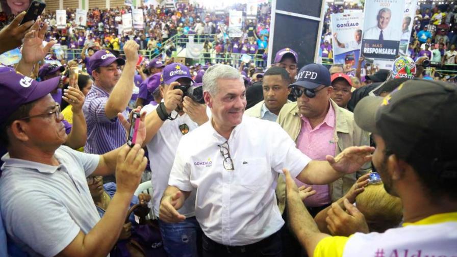 Gonzalo dice encabeza encuestas entre precandidatos del danilismo