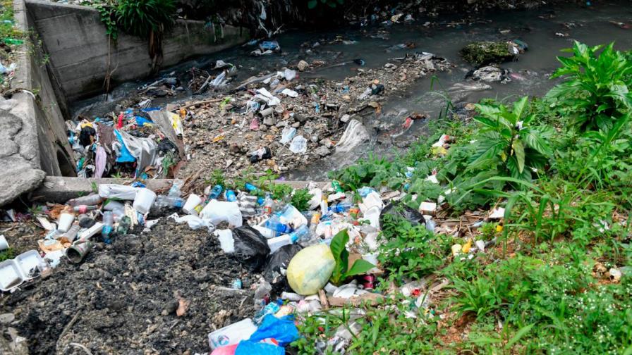 Piden limpiar cañada en Colina de Los Ríos