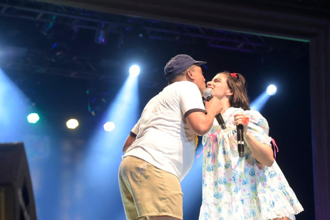 Pinguilo y Nala, personificados por Miguel Céspedes y Nashla Bogaert.