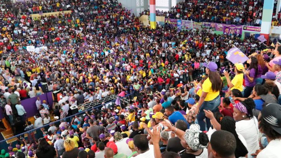 Leonel Fernández promete convertir Bahía de las Águilas en proyecto turístico sostenible