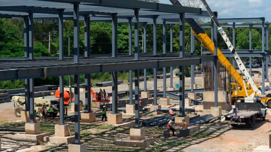Obras Públicas reanuda construcción de terminal de autobuses en Parque Nacional Los Tres Ojos