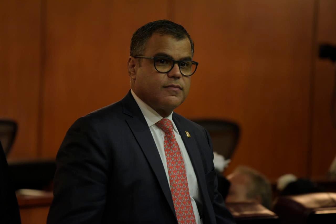 El senador Tommy Galán