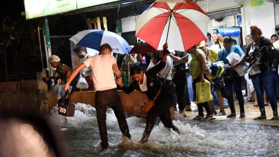 El Café de Herrera bajo agua por las lluvias de este jueves El Café de Herrera bajo agua por las lluvias de este jueves