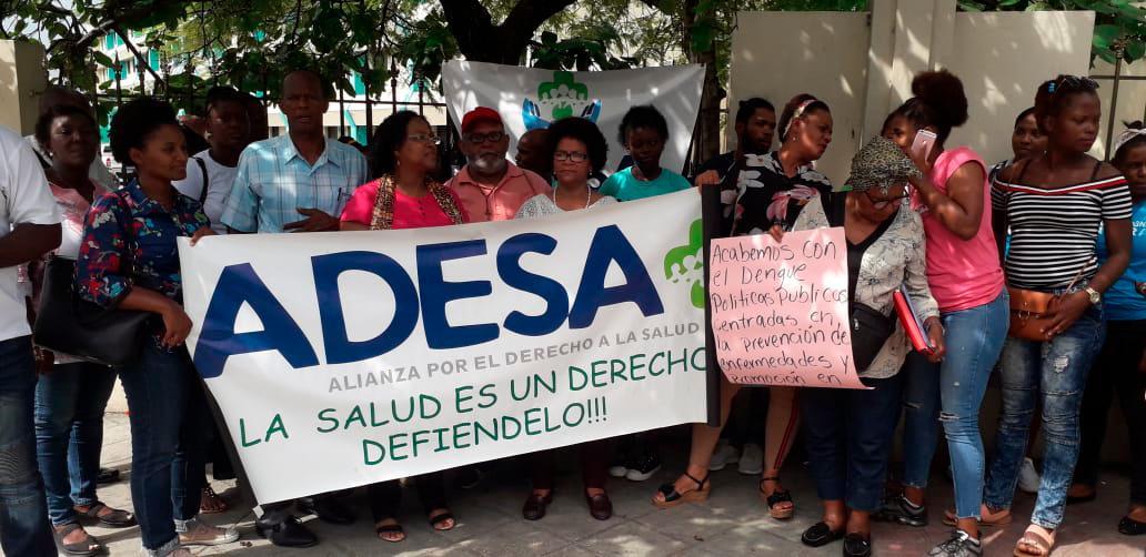 Comunitarios de Villa Mella no aceptan que el Gobierno entregue hospital al CMD 