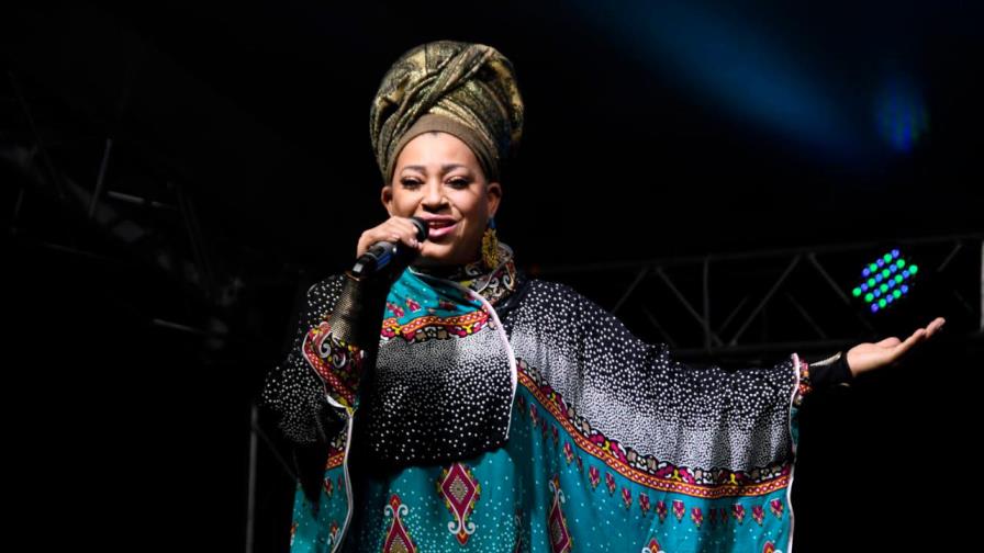 Centro León celebra su décimo sexto aniversario con Diomary La Mala