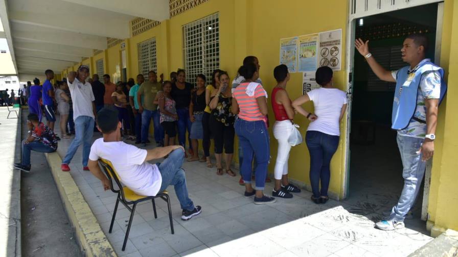 En Santo Domingo Este las primarias se desarrollan masivamente y en orden 
