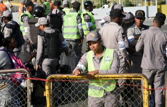 En vivo | Cientos de policías resguardan la JCE ante la manifestación convocada por el leonelismo