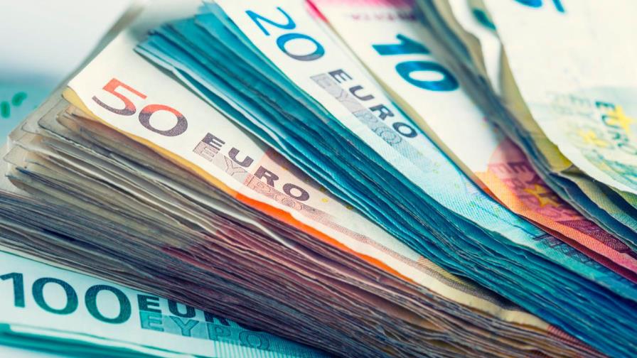 El euro sube ante expectativas de que la Fed relajará su política monetaria