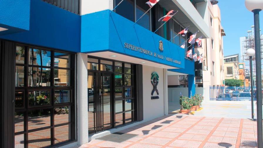 Por falta de dinero, la Atención Primaria seguirá en lista de espera
Así lo decidieron empresarios, médicos, autoridades y demás sectores que integran el Sistema Dominicano de Seguridad Social
Sugiere aprovechar el ambiente electoral para revisar y cambiar aspectos de la Ley 87-00 de Seguridad Social