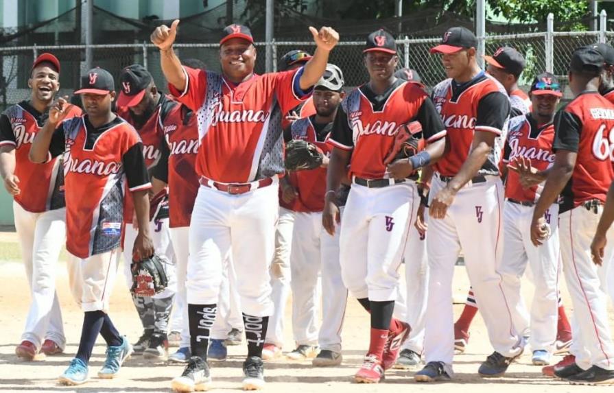 Villa Juana y Manlio Bobadilla avanzan en torneo de softbol Rubén Pimentel