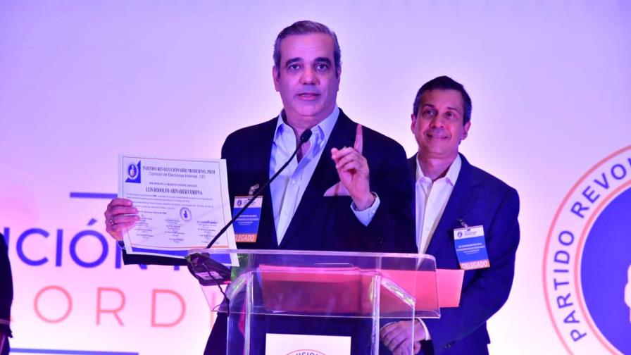 Luis Abinader es proclamado candidato presidencial por el PRM