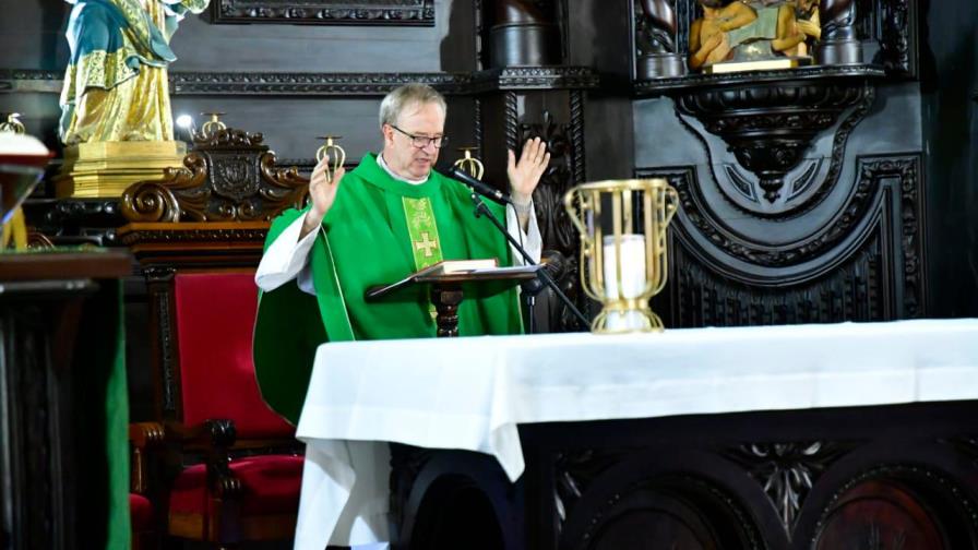 Párroco llama a funcionarios públicos a ser honestos, honrados, sin codicias ni ambiciones