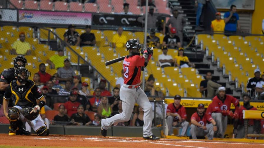 Melky Mesa pegó dos jonrones y el Escogido se aleja en la punta con triunfo sobre Águilas Melky Mesa pegó dos jonrones y el Escogido se aleja en la punta con triunfo sobre Águilas